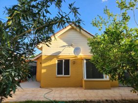 Arriendo Larapinta - Lampa   *Casa 1 piso: 75 m2 *Dormitorios : 3 con closet *Baños: 2- uno en suite