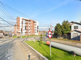 Frente al Banco Estado, Sector Club Hípico, con estacionamiento.