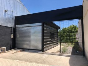 Frente Supermercado Tottus, sector céntrico, gran actividad.