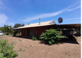 Parcela de 6800 m², con casa de 3 dorm. 1 baño