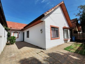 Casa en Arriendo en Villa Santa María de Colín / Frente a Líder de la  Talca, Talca