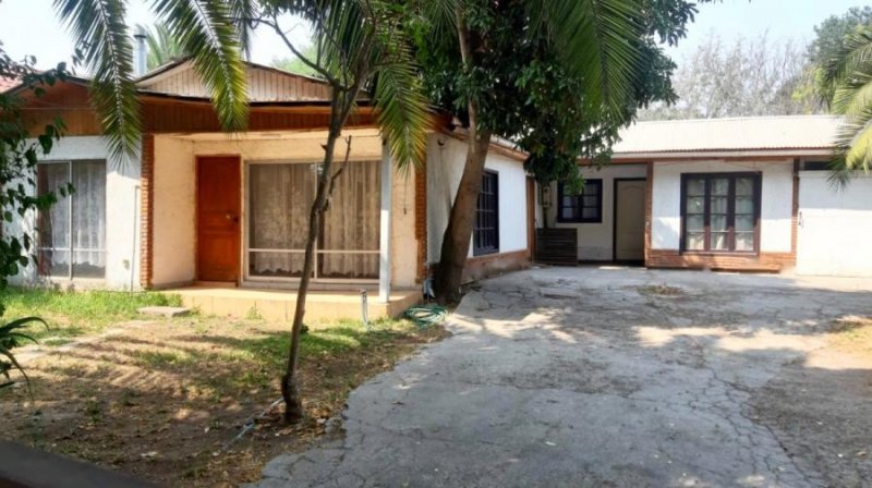 CASA CON EXCELENTES ESPACIOS EN CENTRO COMUNA 