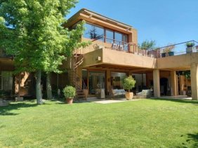 Casa en Venta en  Lo Barnechea, Santiago