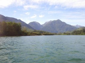 En venta Parcela de 6.300 m2 a orillas del rio puelo Cochamo Chile