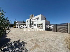 RINCONADA - VENDE ARRIENDA CASA 4D 3B PISCINA - COND. EL SAUCE