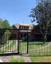 Se vende casa en  La Reina  con gran terreno