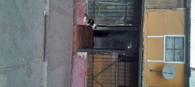 Se vende casa en perfecto estado a cuadra del metro