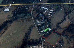 Foto Comercial en Venta en Región de Los Lagos, Región de Los Lagos, Coihaique - UFs 16.991 - V141364 - BienesOnLine