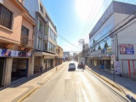 Totalmente remodelado para llegar y operar, amplia superficie.